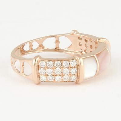 Bague en or rose avec diamants et nacre 2