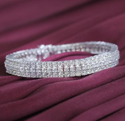 Bracelet tennis 3 lignes en or blanc avec 12,30 ct. Diamants 2
