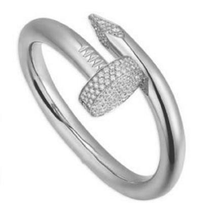 Bague en or blanc avec diamant et tête de clou dans le goût de Cartier 2