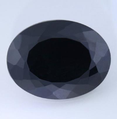 61,14 ct. Spinelle noir 2