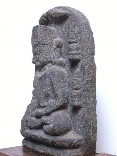 Inde, époque Pala, stèle de Bouddha en padmasana 2