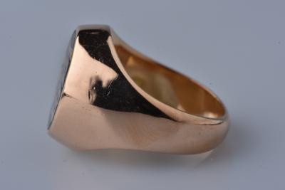 Bague chevalière symbole chinois en or jaune 18 carats 2