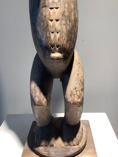 Mali - Statue Dogon figure féminine debout invocant Nommo 2
