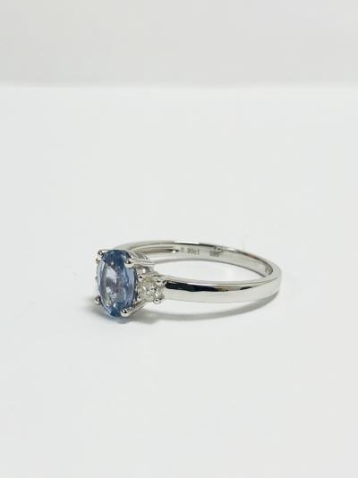 14k white gold ring with oval cut center natural sapphire 2