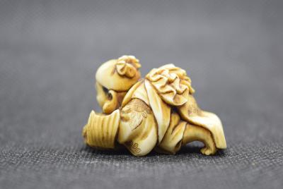Japon - Netsuke en ivoire représentant Daikoku, début du XXème siècle 2