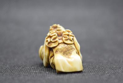 Japon - Netsuke en ivoire représentant Daikoku, début du XXème siècle 2