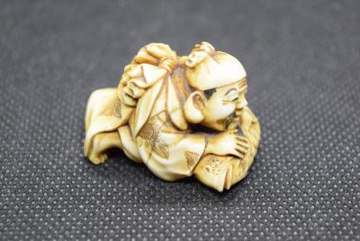 Japon - Netsuke en ivoire représentant Daikoku, début du XXème siècle 2