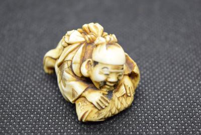 Japon - Netsuke en ivoire représentant Daikoku, début du XXème siècle 2
