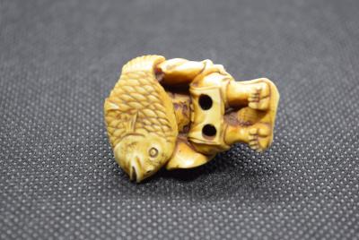 Japon - Netsuke en ivoire représentant Daikoku, début du XXème siècle 2