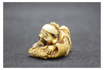 Japon - Netsuke en ivoire représentant Daikoku, début du XXème siècle 2