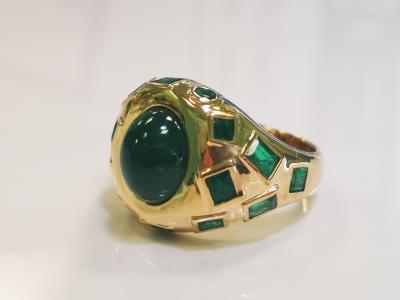 Bague en or jaune, émeraudes de Colombie et diamants 2