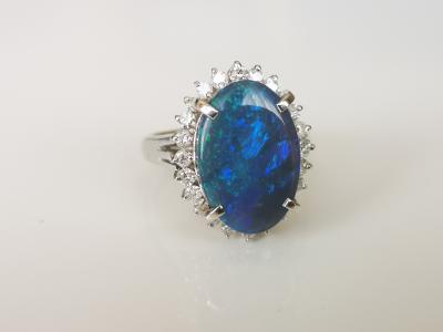 Bague en platine  opale noire diamants 2