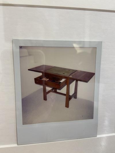 Andy Warhol - Photographie Polaroïd « bureau » - 1976 2