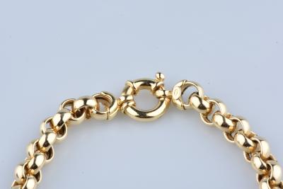 Bracelet en or jaune 18 carats, grosse maille jaseron fermoir bouée. 2