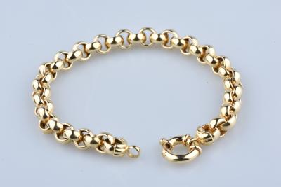 Bracelet en or jaune 18 carats, grosse maille jaseron fermoir bouée. 2