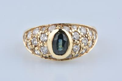 Bague en or jaune 18 carats sertie d’un saphir central de 0,50 ct et de 22 oxydes de zirconium 2