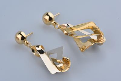 Boucles d’oreilles pendantes en or jaune 18 carats 2