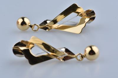 Boucles d’oreilles pendantes en or jaune 18 carats 2