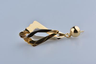 Boucles d’oreilles pendantes en or jaune 18 carats 2