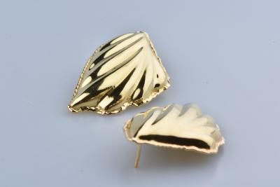 Boucles d’oreilles coquilles en or jaune 18 carats 2