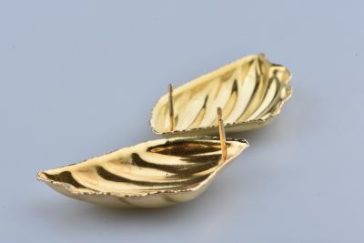 Boucles d’oreilles coquilles en or jaune 18 carats 2