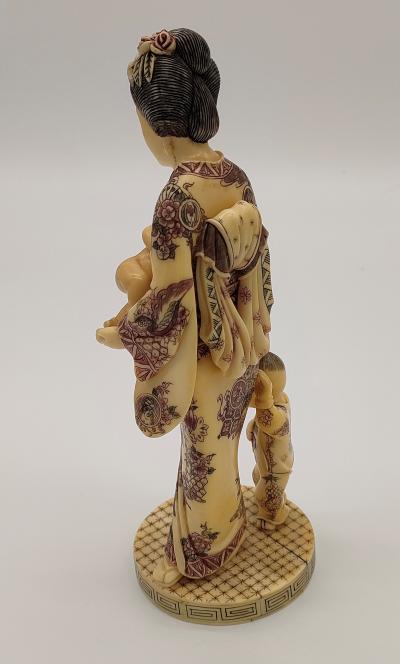 Japon - Okimono ivoire polychrome, première moitié du XXème siècle 2