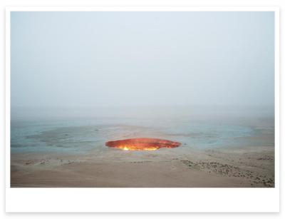 Carolyn DRAKE - The Door to Hell Darvaza, Turkmenistan. 2009 - Poster 2