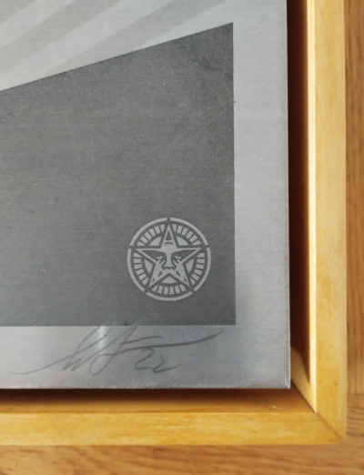 Shepard FAIREY (Obey) - Fragile Cargo Aluminium AP 2