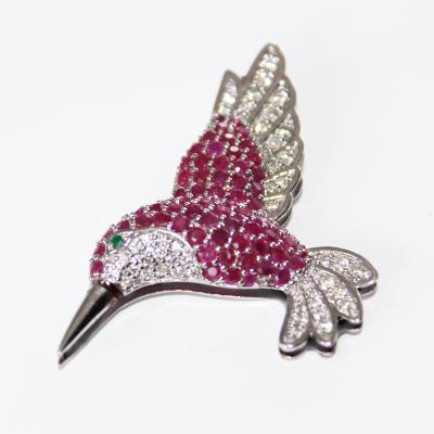 Broche Colibri en or blanc 2