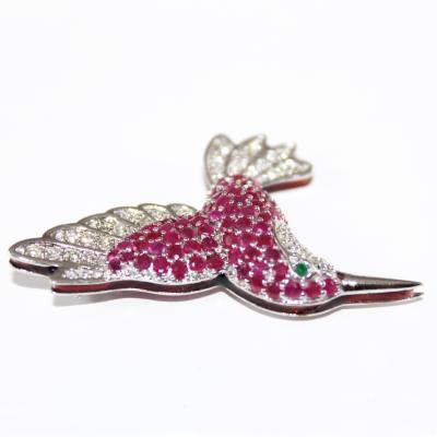 Broche Colibri en or blanc 2