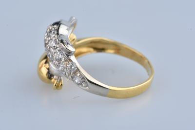 Bague dauphin en or jaune 18 carats ornée de 14 oxydes de zirconium et de 2 saphirs 2