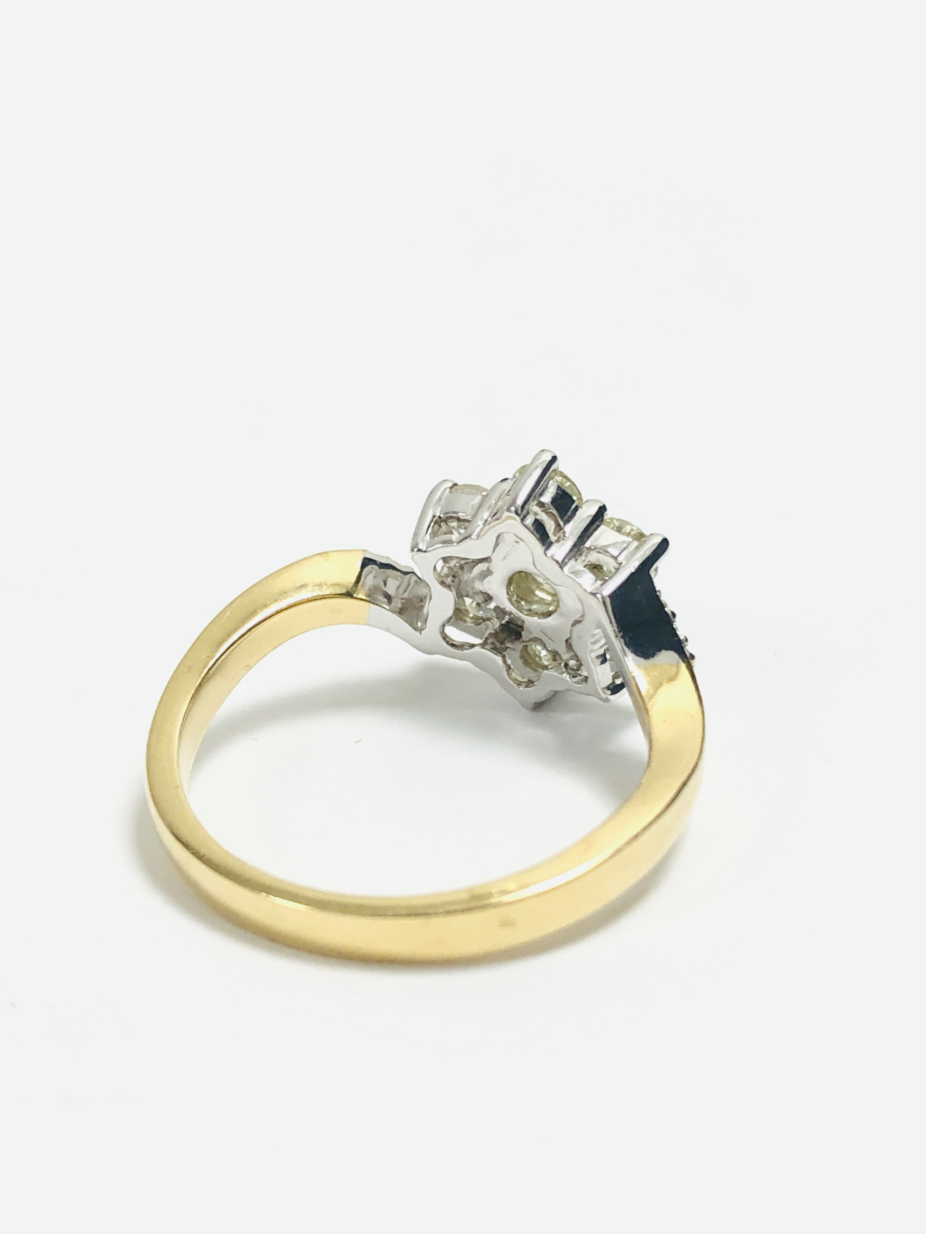 Bague Or Jaune 14 Carats Avec Grappe De Diamants 0,72 Ctw - Taille 6, Occasion, Style Contournement