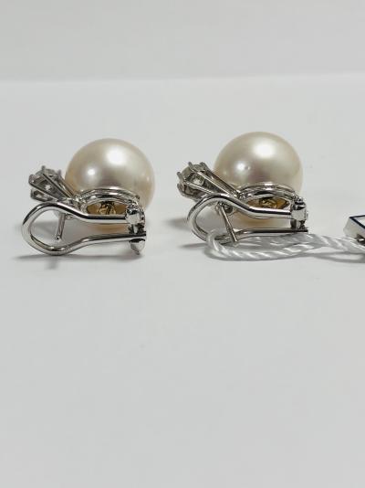 Boucles d'oreilles en or blanc 18ct avec perles de culture des mers du sud et diamants 2