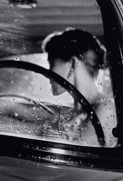 ALAIN DAUSSIN - Voiture la nuit, 1986 - Photographie 2