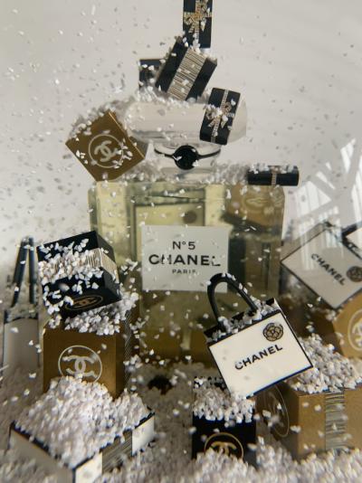 Chanel - Boule à neige motorisée 2