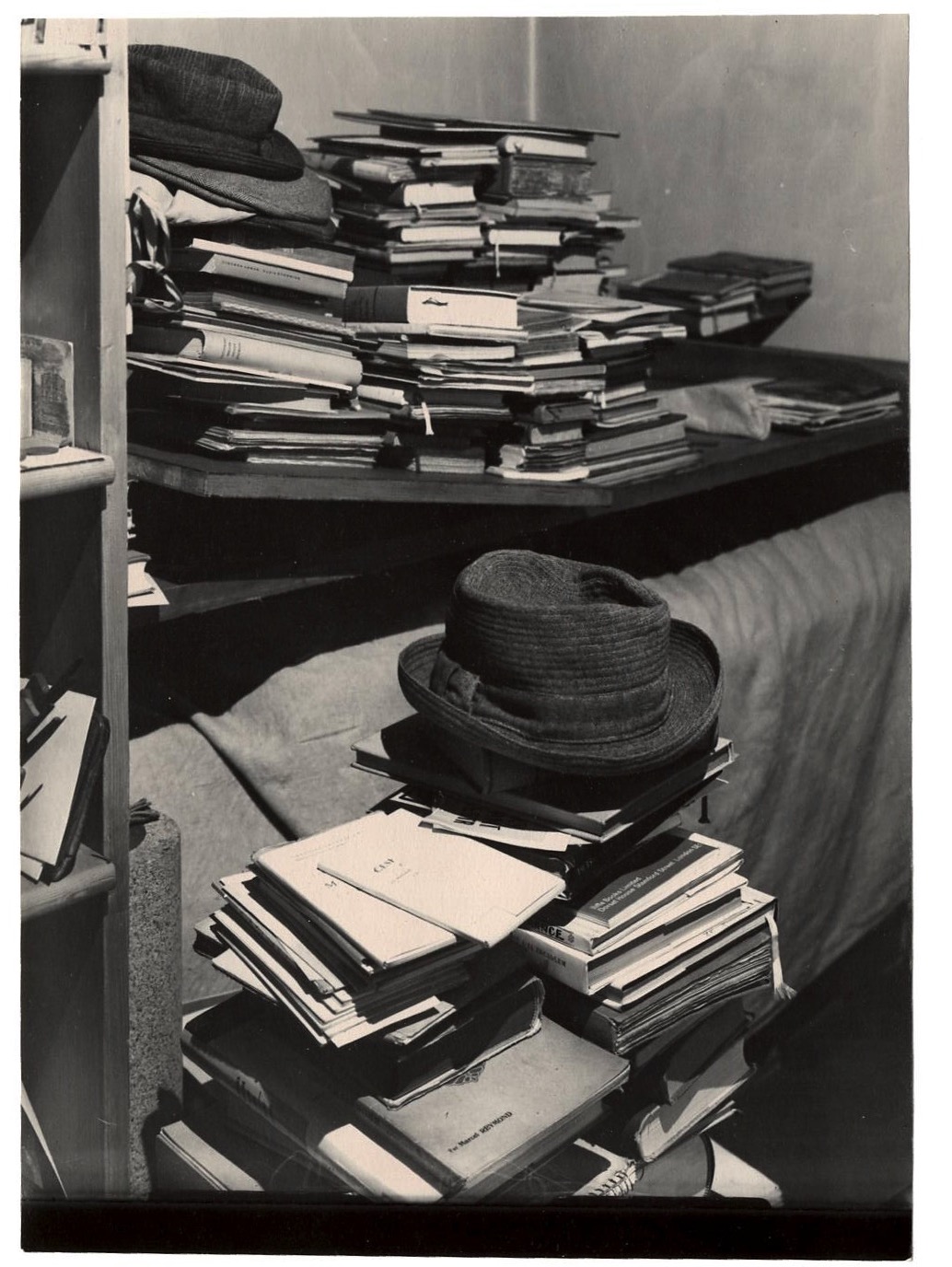 Josef SUDEK - Labyrinth, in Otto Rothmayer's office, 1967 - Film
