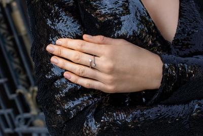 Bague en or rose massif 18 carats ornée 2 diamants de synthèse ronds brillants 2