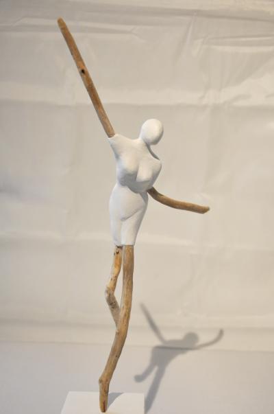 Pierrette DIJONNEAU - Sur une jambe, 2021 - Sculpture 2