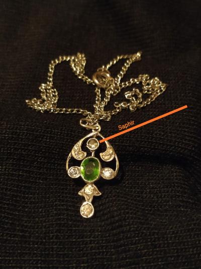 Pendentif ancien en argent serti d’un péridot, de saphirs et strass 2