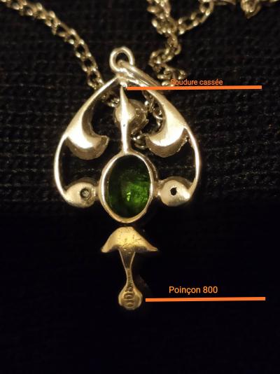 Pendentif ancien en argent serti d’un péridot, de saphirs et strass 2