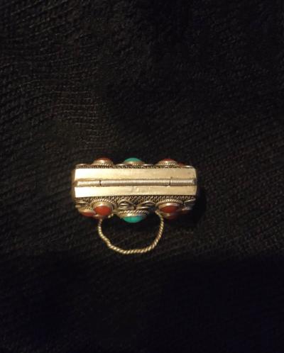 Ancien Porte Coran Berbère en argent filigrané, turquoise et corail rouge 2