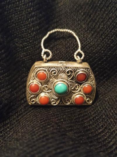 Ancien Porte Coran Berbère en argent filigrané, turquoise et corail rouge 2