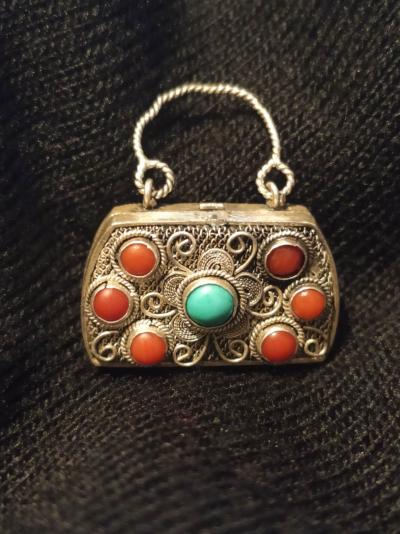 Ancien Porte Coran Berbère en argent filigrané, turquoise et corail rouge 2