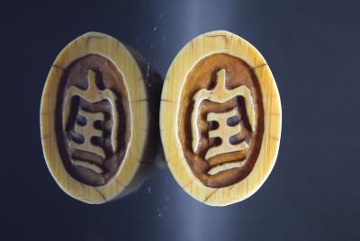 Chine - Trois cachets en ivoire, début du XXe siècle 2