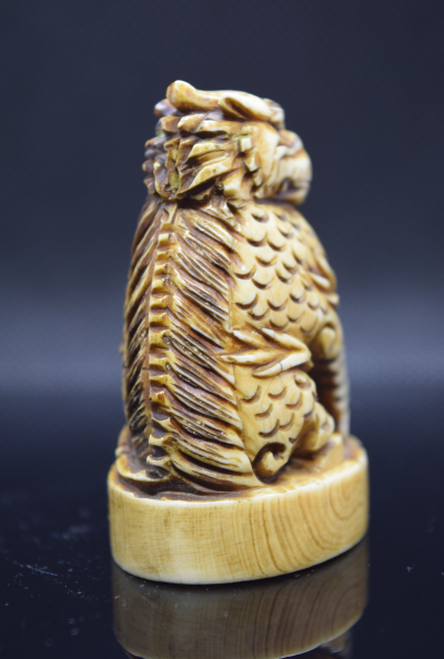 Chine - Trois cachets en ivoire, début du XXe siècle 2