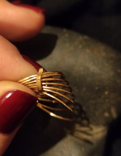 Bague ancienne semainier composée d’anneaux ciselés en or jaune 2