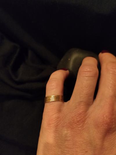 Bague ancienne semainier composée d’anneaux ciselés en or jaune 2