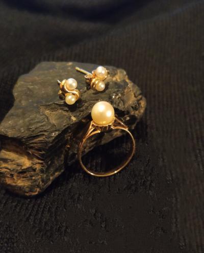 Parure ancienne boucles d’oreilles et bague en or jaune et perles de culture 2