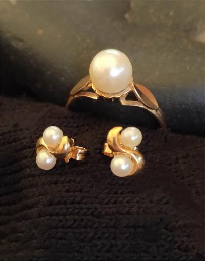 Parure ancienne boucles d’oreilles et bague en or jaune et perles de culture 2