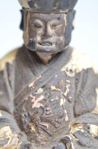 China - Buddhistischer Würdenträger aus Holz, Ende des 19. Jahrhunderts 2